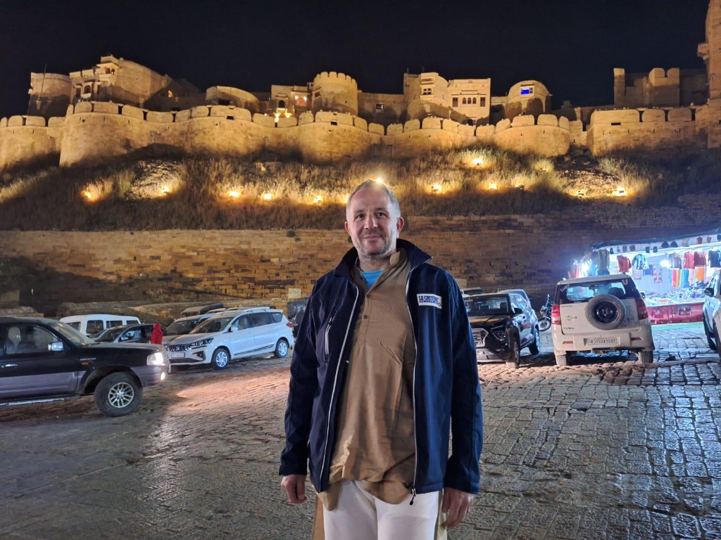 Guest enjoying Jaisalmer Fort illuminated at night